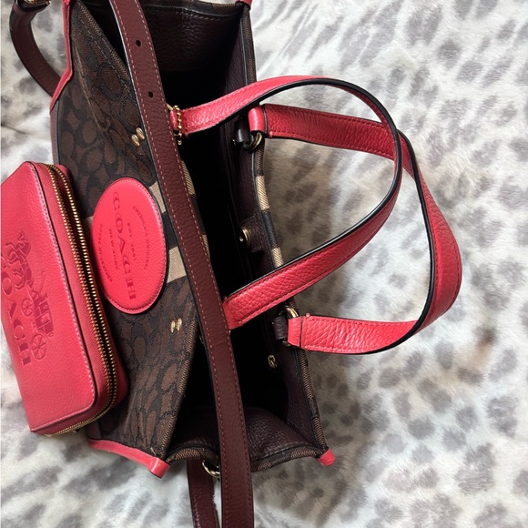 Coach Signature Tote in Brown and Red